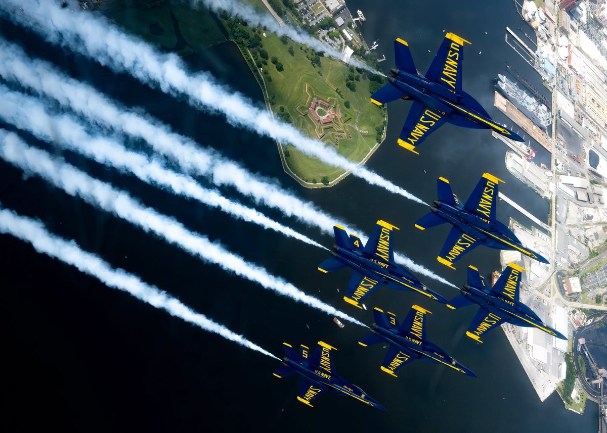 Interior's tweet photo. This is America from 10,000 feet.

The @USNavy Blue Angels soared above Fort McHenry National Monument during a recent airshow near Baltimore.

Below is the fort that inspired The Star-Spangled Banner. Above are the service members, carrying forward a proud tradition of service, precision, and excellence.

Past and present. One nation. One unforgettable view.