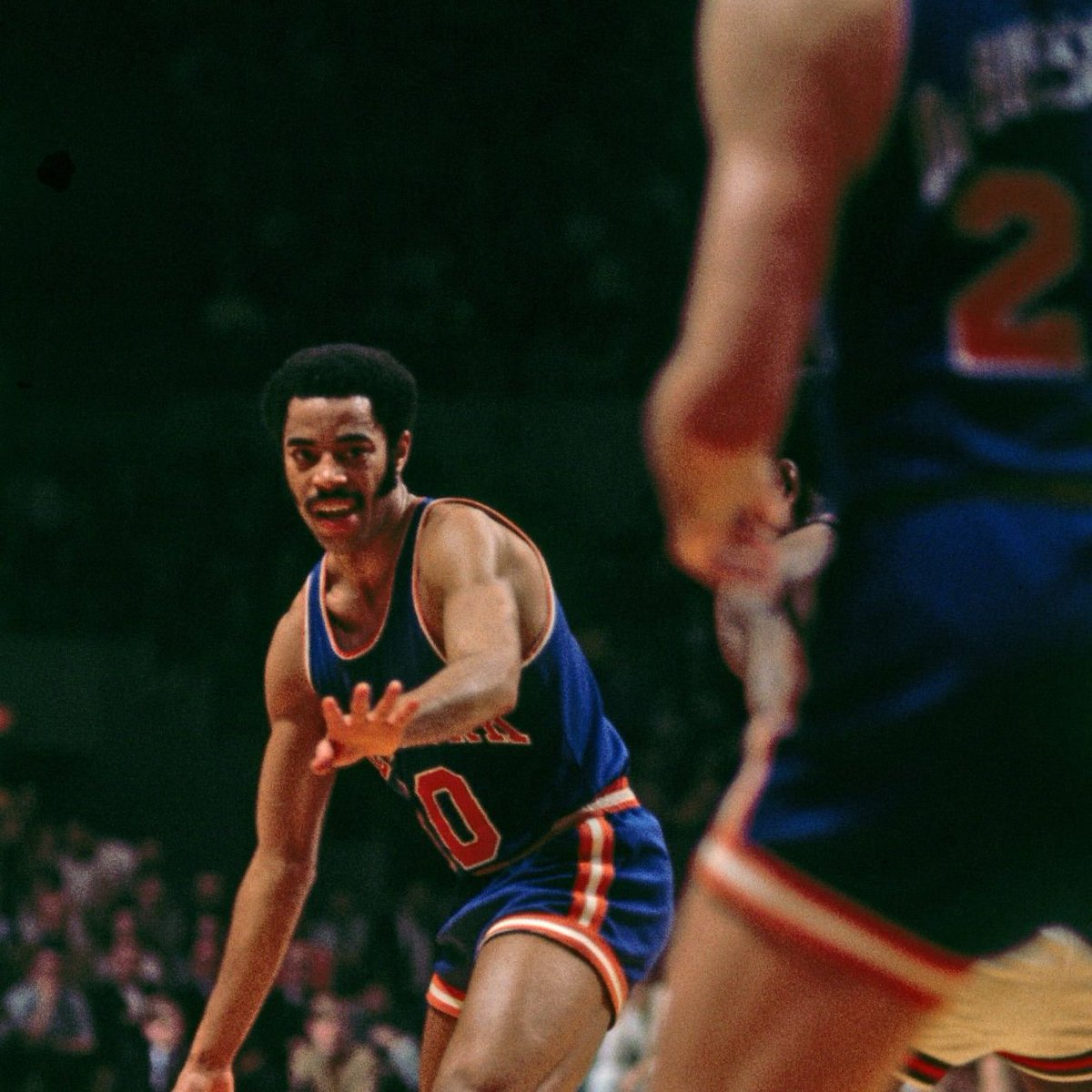 MediJo20's tweet photo. Walt “Clyde” Frazier's GOAT Knick case 

‘68-77: 7x All-Star, 6x All-NBA (4x 1st Team, 2x 2nd Team), 7x All-Defense (all 1st Team), 2x Champ (‘70, ‘73), 3x Top 7 MVP finishes (4th in ‘70)

Prime: ‘69-75- 20/5/7 IA per 75
49.5% eFG, 55.0% ts (+4.8 rTS)

Peak: ‘69-73- 20/5/7 
50.3% eFG, 56.0% ts (+5.6)

Playoff peak: ‘71-75- 23/6/6 
52.5% eFG, 57.2% ts (+8.5) over 60 games