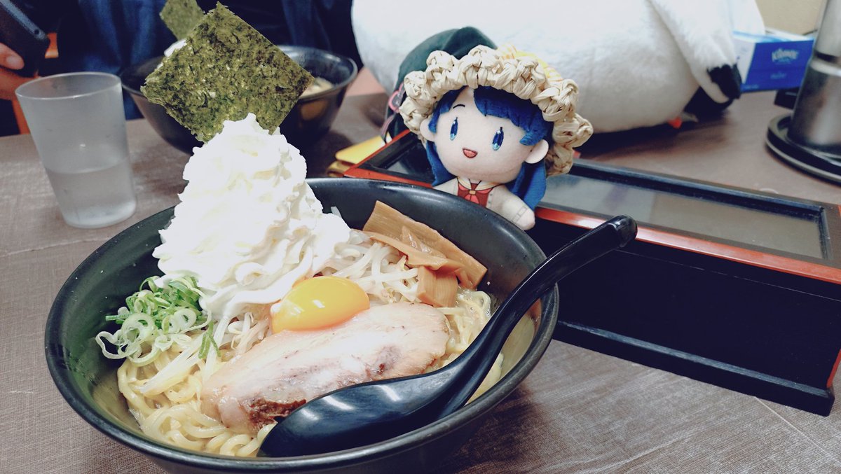 8rRin's tweet photo. ふくひさ！！さんのとんこつまぜそば生クリームトッピングはすごいんですよ！

カルボナーラなんですよ！ https://t.co/nHPvDFxFPE