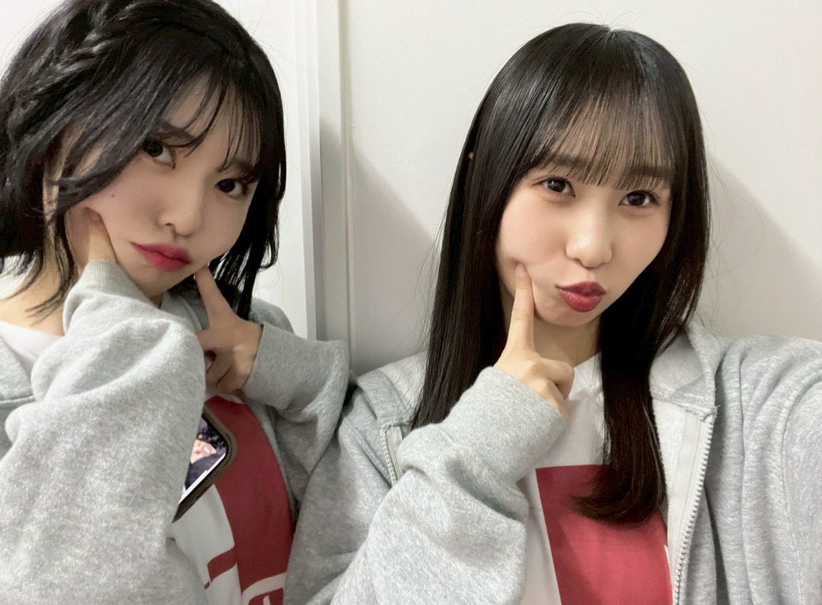nana_isozaki's tweet photo. ももちゃん、卒業おめでとう🌸

出会えて本当によかった☺️
これからは自分のこともちゃんと大切にしながら、ももちゃんらしく進んでいってね。

今日までお疲れさま！
ずっと応援してるよ！

#奥村百花
#どんぶらこありがとう https://t.co/q1fgl53c10