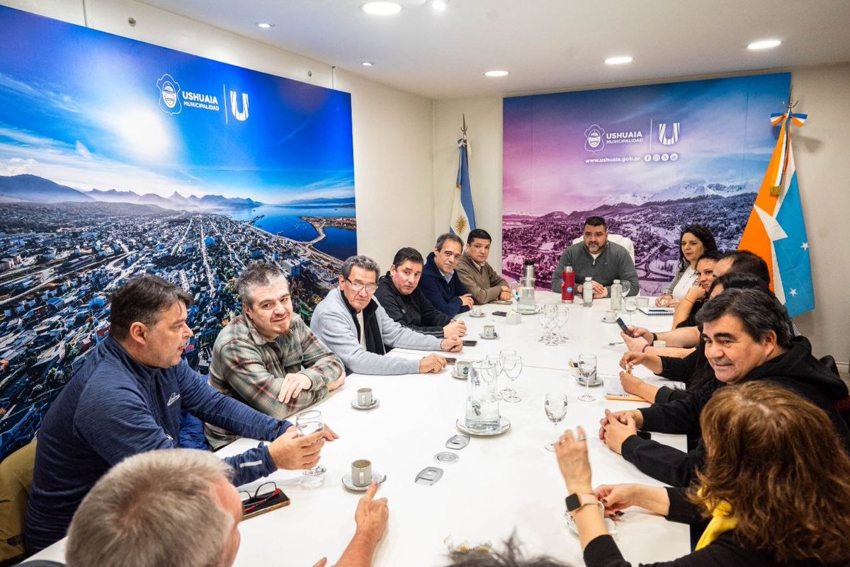 MandatosTDF's tweet photo. VUOTO GARANTIZÓ EL PAGO DEL ÚLTIMO TRAMO DEL AUMENTO SALARIAL Y LO INFORMÓ A LOS GREMIOS MUNICIPALES
NOTA COMPLETA ⬇️⬇️⬇️⬇️
https://t.co/3sBkP0xFnW https://t.co/xmU2vgy3G8