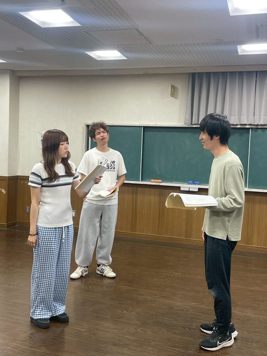Gekidan_MIX's tweet photo. #私の中の天使と悪魔

こちらはB班の稽古風景！！
同じ作品ですが、全く別物です🤣✨
その理由は是非！劇場でお確かめ下さい…🫪🌼

Radio The MIXも収録中です！！！
お楽しみに〜！！👂
#劇団MIX https://t.co/oTWvSIqnhF