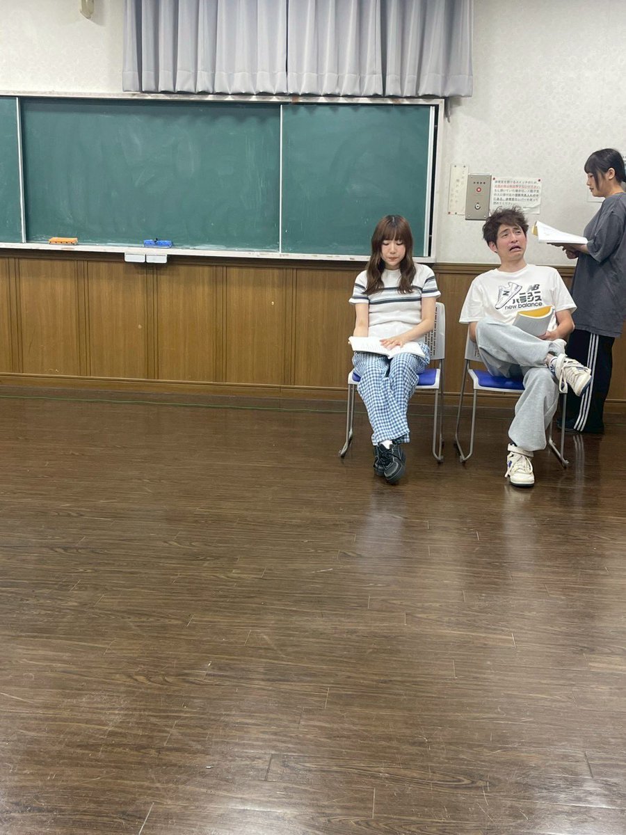 Gekidan_MIX's tweet photo. #私の中の天使と悪魔

こちらはB班の稽古風景！！
同じ作品ですが、全く別物です🤣✨
その理由は是非！劇場でお確かめ下さい…🫪🌼

Radio The MIXも収録中です！！！
お楽しみに〜！！👂
#劇団MIX https://t.co/oTWvSIqnhF