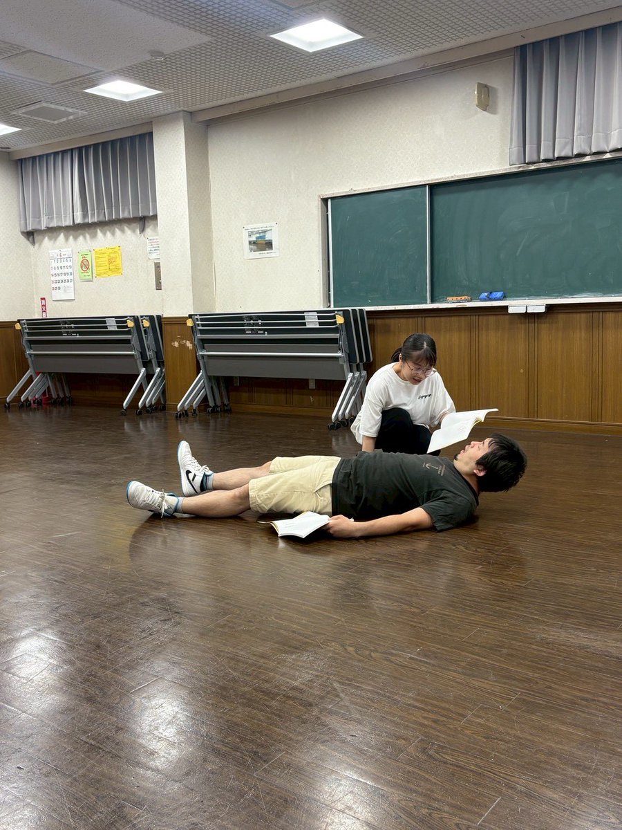 Gekidan_MIX's tweet photo. #私の中の天使と悪魔

こちらはB班の稽古風景！！
同じ作品ですが、全く別物です🤣✨
その理由は是非！劇場でお確かめ下さい…🫪🌼

Radio The MIXも収録中です！！！
お楽しみに〜！！👂
#劇団MIX https://t.co/oTWvSIqnhF