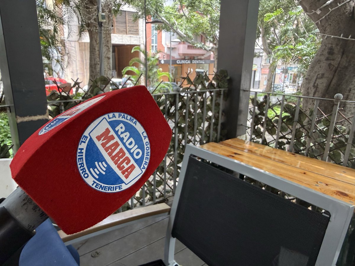 RadioMarcaTfe's tweet photo. 🚨 ¡El #DirectoMarca de MARTES arranca ya desde el KIOSKO DE LA CUADRA! 😍
⚽️ Con lo más destacado de la #ÚltimaHora del @cdtoficial. ⚪️🔵
DIRECTO en TWITCH 🖥️
https://t.co/9uM2PbmMJ2.
🎙️¡Escucha! 👉 https://t.co/wXuGsXxRcz. https://t.co/FTxKktBQPK