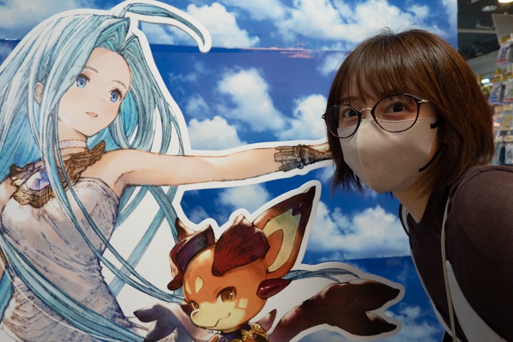 Emiryun's tweet photo. 『グランブルーファンタジーリリンク エンドレスラグナロク』
秋葉原でキャンペーン色々やってるから仕事終わりに少しだけ寄ってみた‼️
ひとまず等身大パネルと写真撮ってきた〜！
一応店員さんに撮影していいか聞いてから撮りました！
時間なくて全部周れなかった😭
#リリンク https://t.co/H9TxfZQVDV