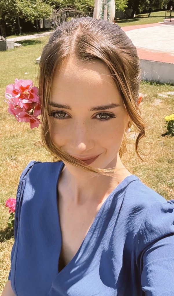 multidizii_'s tweet photo. My pearlll💎 they finally make her dress differ colour and her in blue so tatliii I can't bear her beauty mashallah 💙🧿 #Arafta #Ilsudemirci https://t.co/rnJovaeaeM