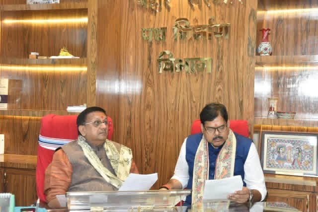 Ershailendrabjp's tweet photo. पथ निर्माण विभागीय कार्यालय में माननीय शिक्षा मंत्री श्री @mkrtiwari_bjp जी से विभागीय एवं जनहित से जुड़े विभिन्न विषयों पर चर्चा हुई।
संवाद और समन्वय के माध्यम से जनहित के कार्यों को और गति देने का संकल्प निरंतर जारी है।
#PathNirman #Bihar #JanSeva #Development #Coordination #NirantarSeva #ViksitBihar #PublicLife