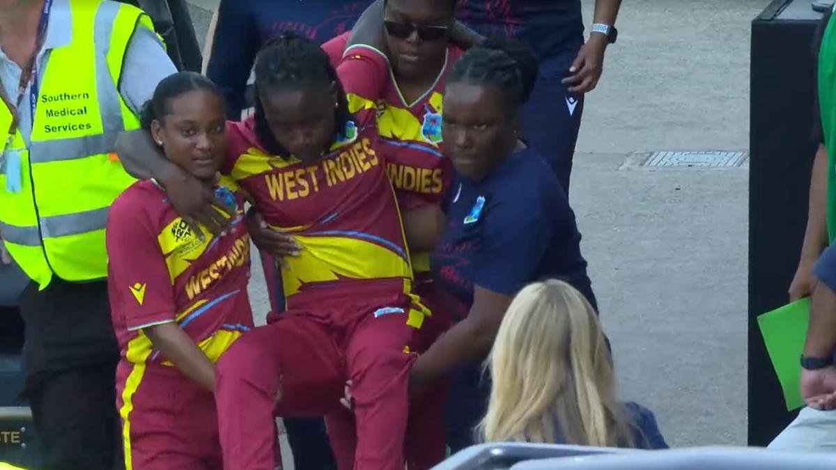 sportstarweb's tweet photo. Deandra Dottin carried off the field before start of Australia vs West Indies semifinal 🚨

More details: https://t.co/ReTuTr0v1w

📸: JioHotstar/screengrab 

#T20WorldCup https://t.co/k6Z0zuA9Xd