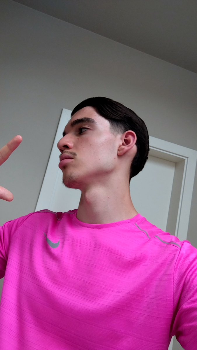 T13nrv's tweet photo. Ma couleur préférée c le rose et vous ? 🥷🥷🥷 https://t.co/SPx5reLfs9