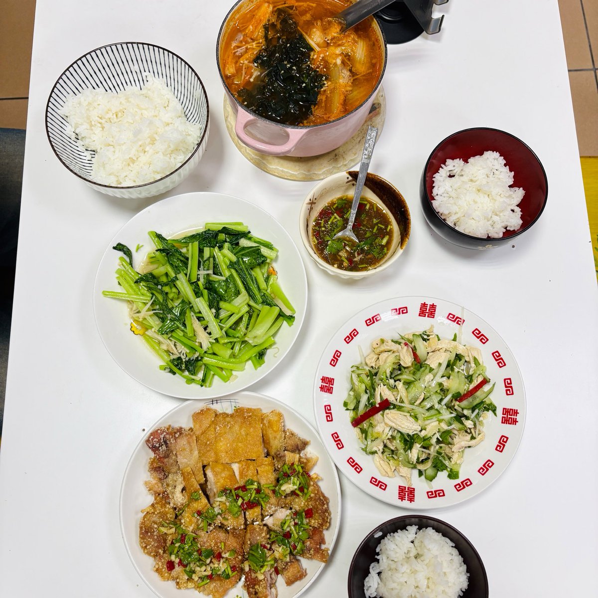 HelloJen98's tweet photo. 今天的晚餐
好好吃飯

今日の夕食です　

#おうちごはん　#料理記録
#好好吃飯 #雞肉 https://t.co/HHzb2AVL2e