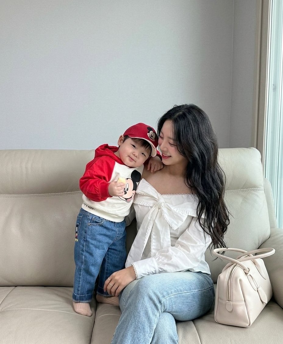 dailyrosez's tweet photo. ⠀ 
𖡡    The Lilyane Studio
Konsepnya memang harus pake kuku pendek dulu karna besok masih ada kerjaan🥰. Big thanks to @oflilyane, juga keponakan ganteng aku masih bangun, aaaak😍. Anyuuu gemey selalu nempel🤏🏻. 
⠀ https://t.co/GSqw9G7qn0