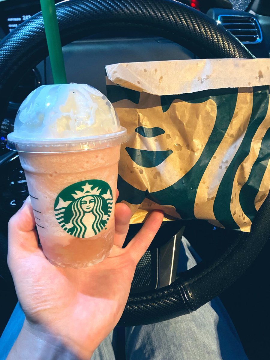 DeeValeriaC's tweet photo. お疲れ世界🥱

今日は兼任終わらなかった🙌
日本代表の闘う姿見たら
走りたい気持ちが込み上げてきて、帰宅してから走りました🏃

深夜にサッカー視聴→仕事→兼任→ランニング😂
まだまだ20代現役🔥

甘味摂取したので、明日も4時起きからスタート頑張ろう😌 https://t.co/9UZTLZ3Tgg