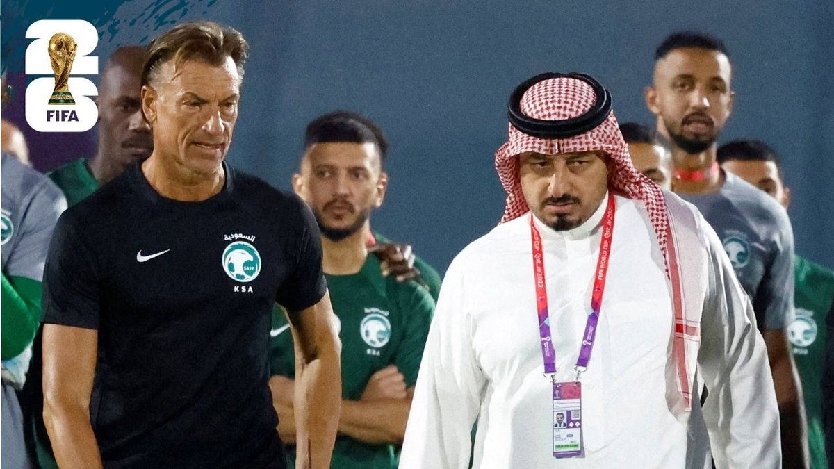 onedio's tweet photo. Dünya Kupası'ndan elenen bazı ülkelerde elenmelerin ardından yaşananlar:

📌Uruguay: Özel uçuş iptal edildi, her futbolcu kendi imkânıyla ülkesine döndü.
📌Suudi Arabistan: Federasyon Başkanı istifa etti.
📌Güney Kore: Teknik direktör istifa etti. Devlet Bakanı, olayın araştırılmasını istedi.
📌İskoçya: Teknik direktör istifa etti.
📌Çekya: Teknik direktör istifa etti.
📌Türkiye: Oyunculara villa ve 16.000.000 dolar verildi.