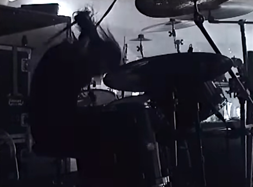 Slipknothistory's tweet photo. "The thing about the way I play is, I go for blood. I don't think about anything besides the song and the way the song needs to be driven."

Joey Jordison 
(Modern Drummer, January 2011) 

#Slipknot #Joeyjordison https://t.co/psRwVjJKqM