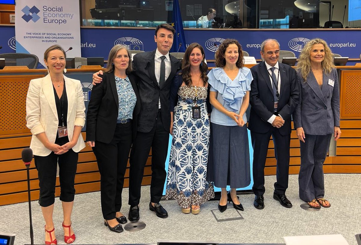 SocialEcoEU tweet picture