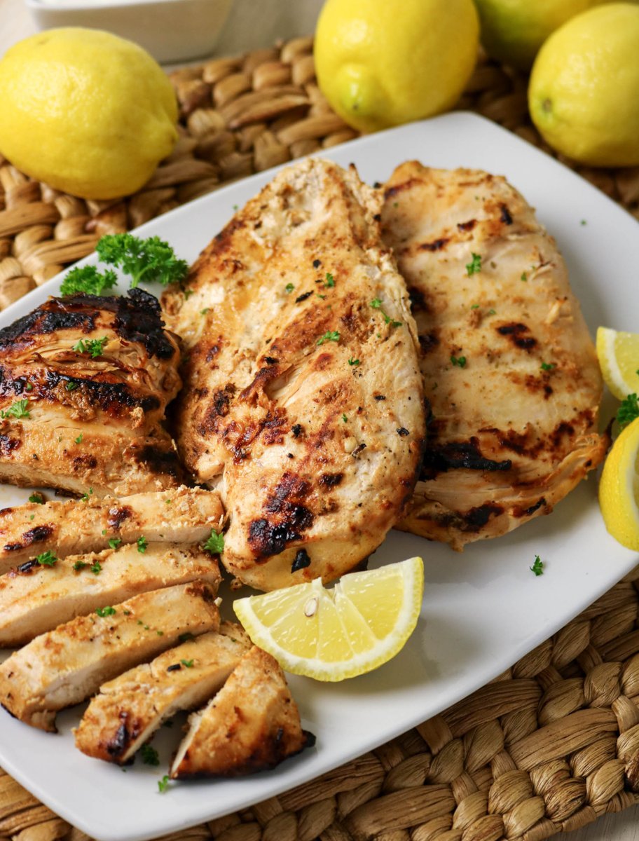SwirlsofFlavor's tweet photo. Juicy Marinated Greek Yogurt Chicken is made with simple ingredients that transform chicken breasts into tender, flavorful chicken. This easy chicken recipe is ideal for grilling, roasting, or pan-searing. https://t.co/D4Ogjsr2Gd via @SwirlsofFlavor https://t.co/dNueUcnssK