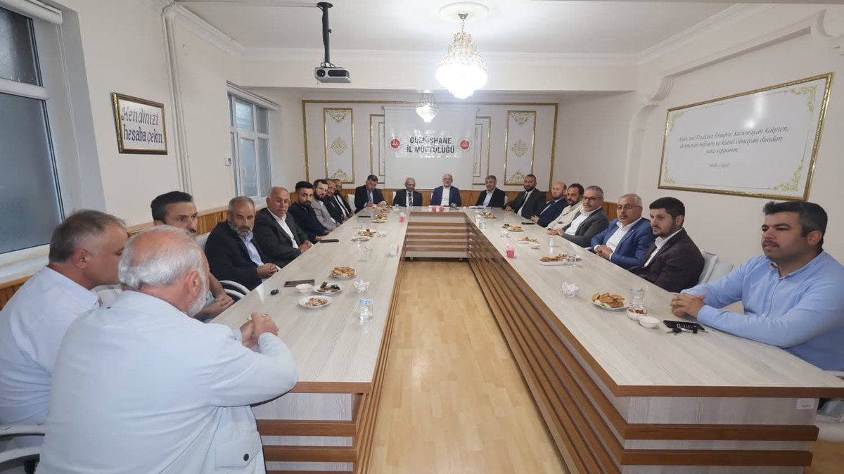 HayriErenay's tweet photo. Gümüşhane Eğitime Destek Platformu Toplantısını İl Müftülüğümüz Toplantı Salonunda, TDV Genel Başkan Yardımcısı Recep Şükrü Balkan'ın başkanlığında gerçekleştirdik. 

@DIBSafiArpagus @aidemir @74Fethi @IsliyenDr @Cevdet_Atay https://t.co/qB66M06uCx