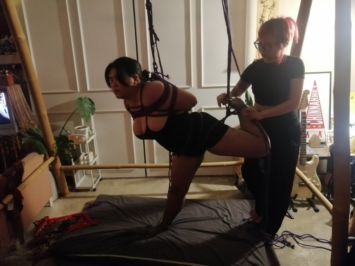 Tenjung27's tweet photo. I didn’t think we’d actually get the chance to create something together. I’m really happy I met you — you’re seriously so cute.

🐇:ME
🪢:@Destroy__Angel 
Ropejam by @Unnamedminorxxx https://t.co/9zeD6YM0X5