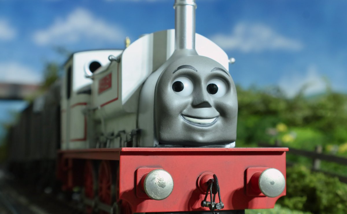 JonJon_TheDude's tweet photo. “He was shinier, and bigger, and stronger than Thomas.” 
Let’s try this one more time. Here’s my Gauge 1 Stanley replica completely made from brass! This guy has been a YEARS in the making and is finally back to show for it. https://t.co/6IU2n9dlXq