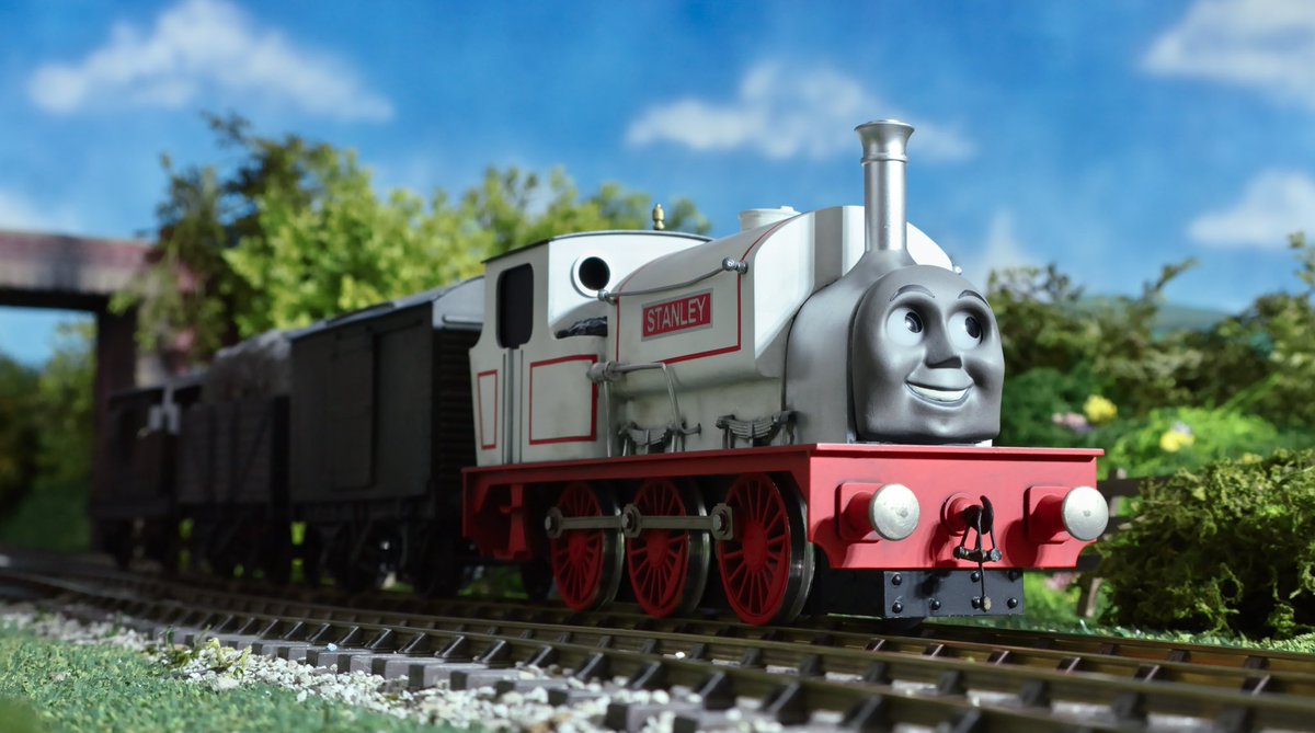JonJon_TheDude's tweet photo. “He was shinier, and bigger, and stronger than Thomas.” 
Let’s try this one more time. Here’s my Gauge 1 Stanley replica completely made from brass! This guy has been a YEARS in the making and is finally back to show for it. https://t.co/6IU2n9dlXq