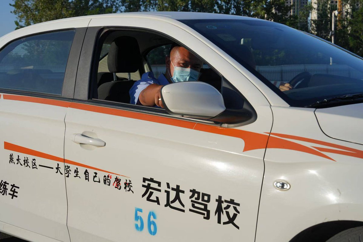 kkangs007's tweet photo. Just passed my driving test after 3 months of parallel parking disasters and 10+ near-miss traffic light panics  Finally no more being told to “turn the wheel more” by my instructor! Feeling like a road warrior now! https://t.co/MDz5PHYERD
