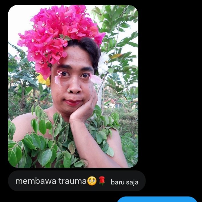 nomjooyeon's tweet photo. HELP RT

guys kalau kalian didm sama akun inisial jo arin itu hati hati ya. tadi dia dm gua kayak gini. sampe sekarang gua masih gemeteran guys. stay safe semuanya https://t.co/EMWd5pxIFC