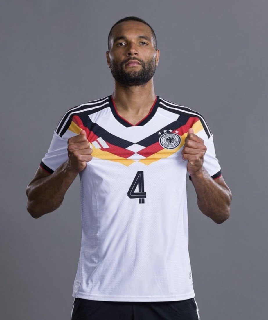 cyrinvfx's tweet photo. Löwe übernimmt Verantwortung für ein ganzes Land, weil sich keiner traut, obwohl er noch nie einen Elfmeter geschossen hat. Der Elfmeter war Kacke, aber lieber so als sich zu verstecken.

Btw auch Respekt an Musiala. Hatte auch so ein Druck. Hab mich für ihn gefreut https://t.co/UivJeV2cfx