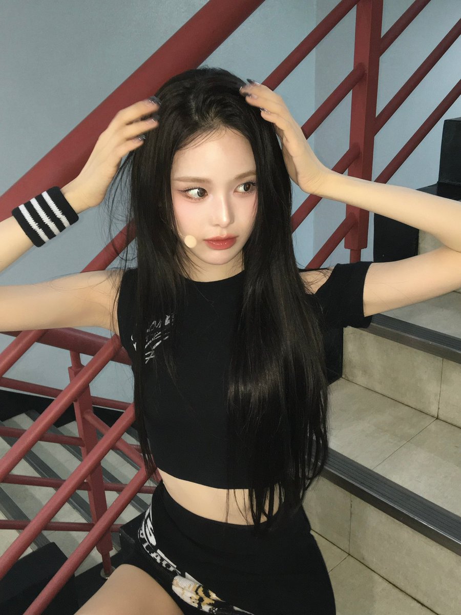 jeeminpict's tweet photo. JEEMIN plus chat update

#방지민 #BANGJEEMIN #이즈나 #IZNA https://t.co/uPs6vSzVMF
