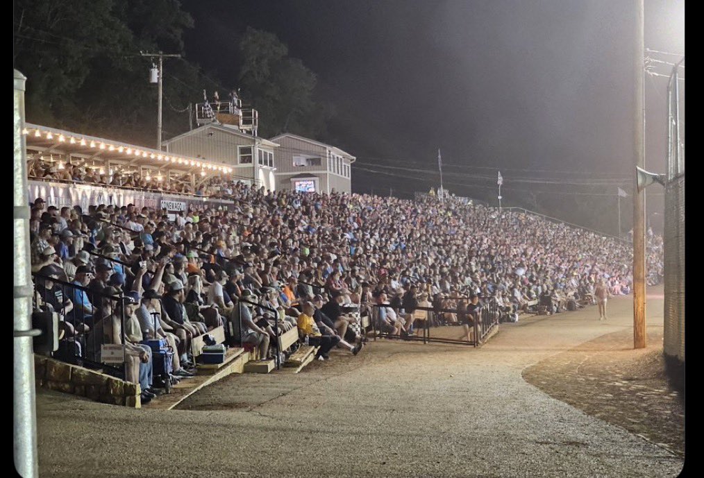 bleppo71's tweet photo. @JasonGastley Much appreciated @JasonGastley that place was on point last night. What a race and what a show. Fans got what they deserved. Thank you for the support @lincolnspeedway @PASpeedWeek and our sponsors crossed the T’s and dotted the I’s last night 😉 https://t.co/YolWEY4uoL