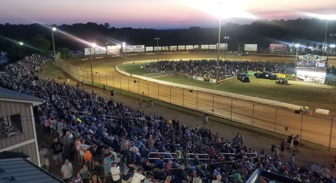 bleppo71's tweet photo. @JasonGastley Much appreciated @JasonGastley that place was on point last night. What a race and what a show. Fans got what they deserved. Thank you for the support @lincolnspeedway @PASpeedWeek and our sponsors crossed the T’s and dotted the I’s last night 😉 https://t.co/YolWEY4uoL