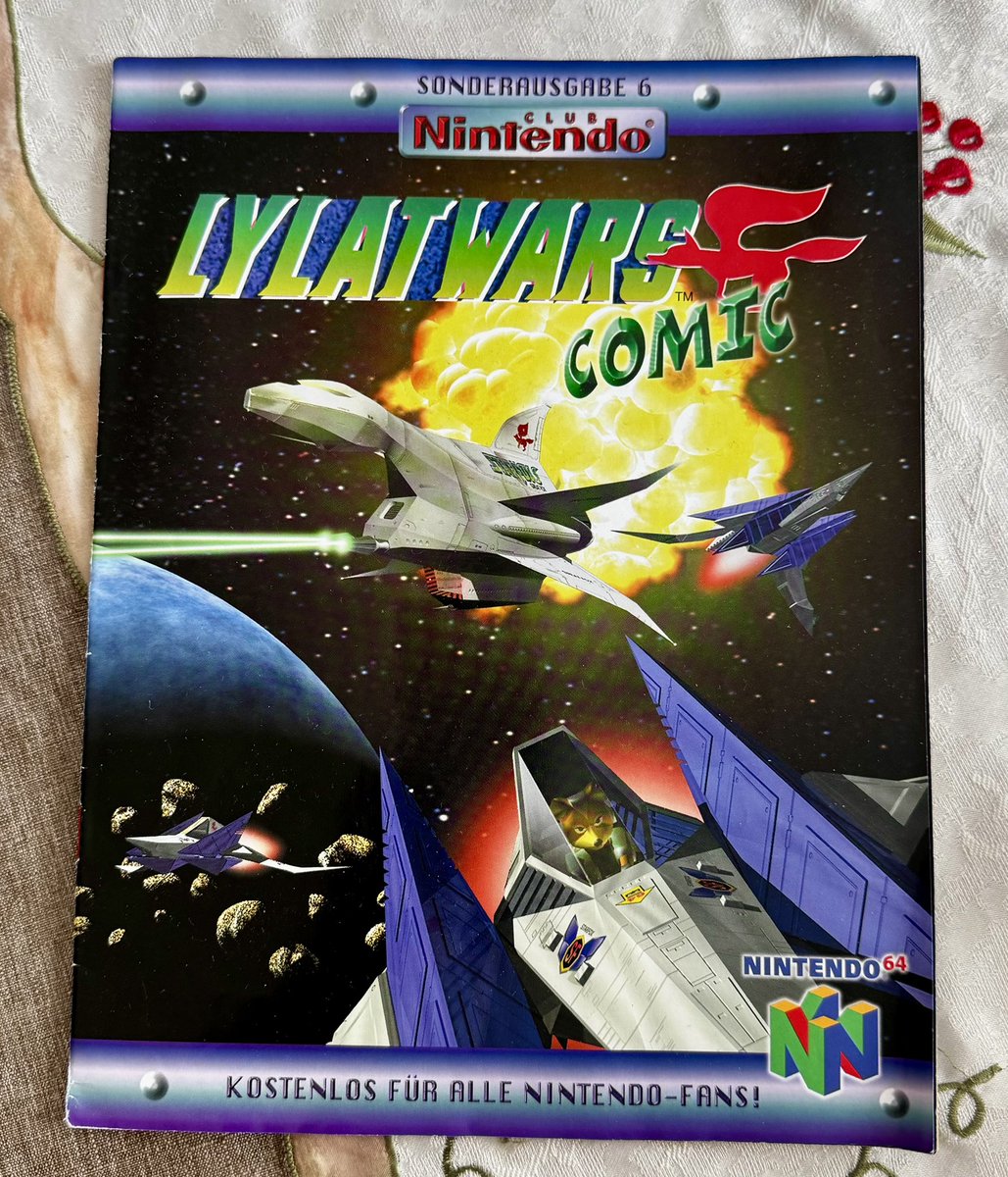 LinMaoKang's tweet photo. Today is my lucky day 🤩 

I found some old boxes with my childhood belongings in my parents' attic. Inside them, I found this rare comic book. I'm feeling so nostalgic right now 🥰 I thought I'd lost it many years ago. 

#starfox #comic #lylatwars #foxmccloud #nostalgia #starfox https://t.co/bbJnttFttF