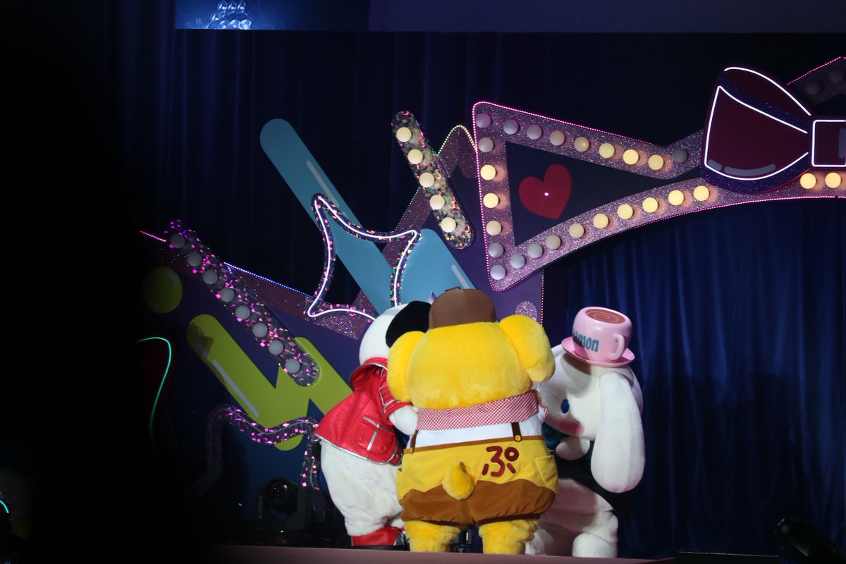 mar_P_feb's tweet photo. #サンリオフェス でのお写真を少しずつ放出します！
まずは #サンリオキャラクター大賞 みんな頑張ったね！おめでとう🎉
ファンの皆さんもお疲れ様でした！

TOP3それぞれの順位と抱き合って讃え合う犬たち https://t.co/Fh0nPXbKGH