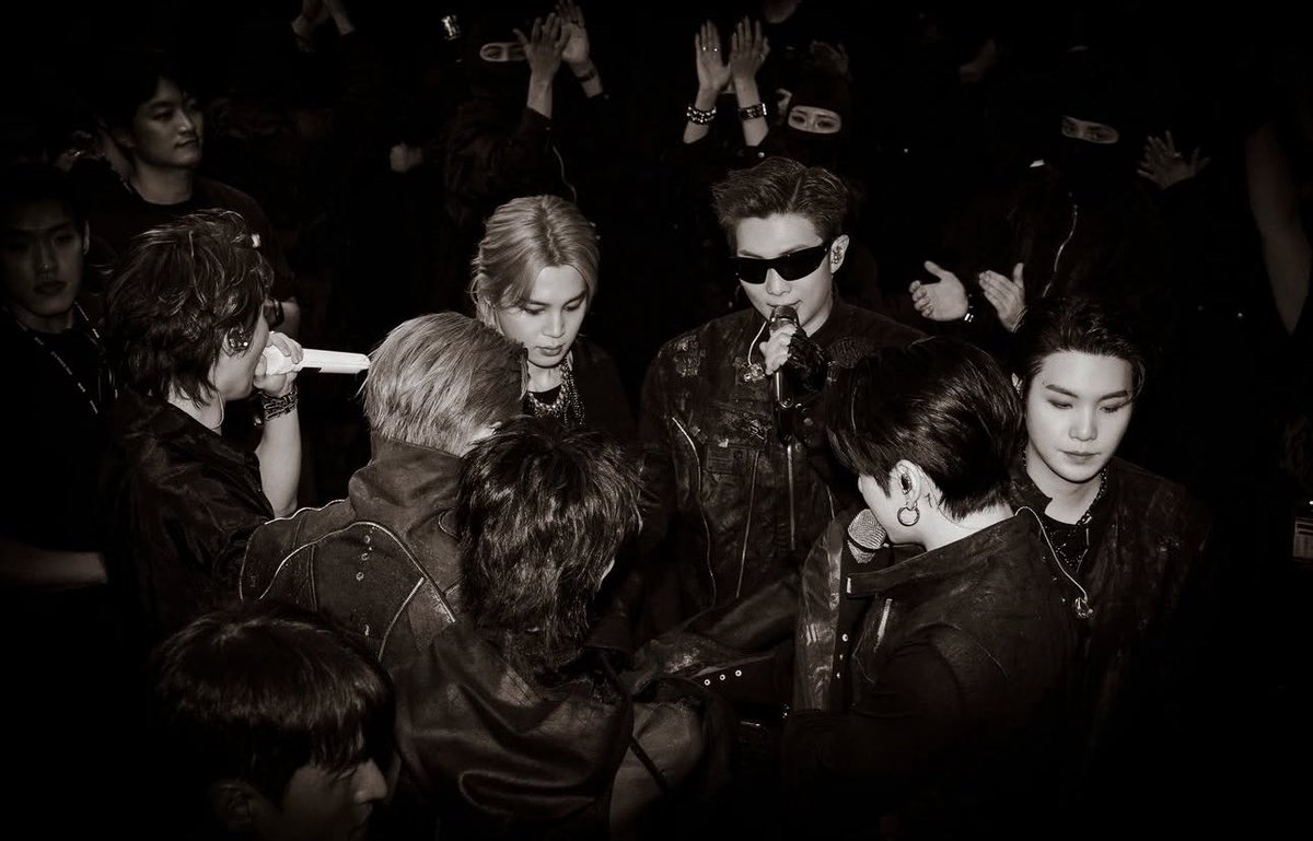 tksovers's tweet photo. Oh this photo ♡ https://t.co/gxBhlxQhvn
