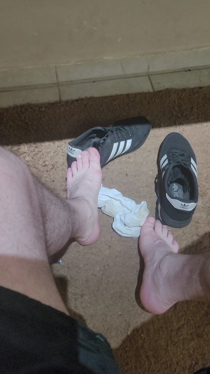 Dom_Casttro's tweet photo. E não é que rolou em, canal do Dom Casttro tá bombando no telegram 5 REAIS a entrada quem tiver afim chama na DM que passo a chave. https://t.co/6LDzQohP4W
