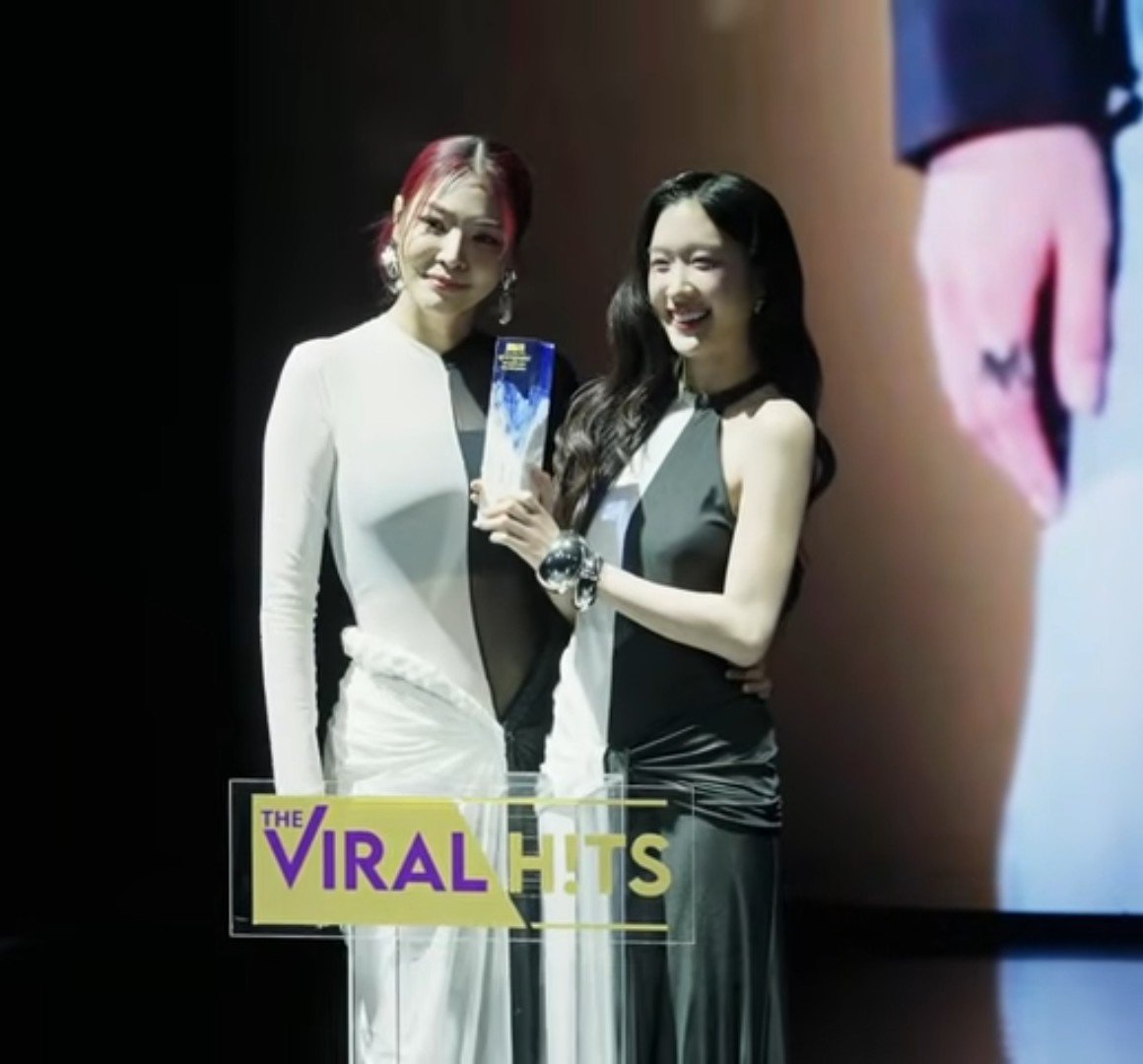 FayeMalisorn_IN's tweet photo. Congratulations FayeAtom for winning "GL COUPLE - PEOPLE'S CHOICE AWARD" 🏆🥳

FAYEATOM AT TVHLM AWARDS
#TVHLMA2026xFayeAtom
#FayePeraya #FayeAtom #AtomPariya https://t.co/lhDkYY1ieD