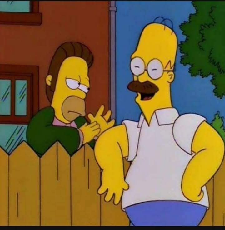 theblueredqueen's tweet photo. @renulvsnoa Suelo juntar caras raras de Homero que me dan gracia o edits con otras caras, son todo lo que está bien. https://t.co/tiftx8UvWR