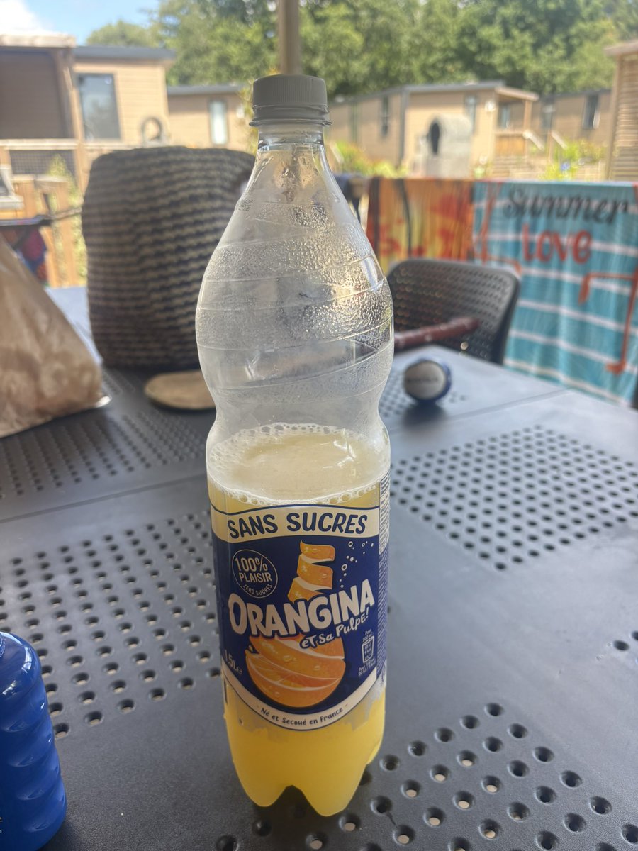BellCaragh's tweet photo. France = @Orangina
My diabetic 8yo was devastated to learn that the Sans Sucre version is only available in the big bottles.
So, we improvised with his older brother’s discarded empty.
Everyone knows that the iconic glass bottle is the best part ❤️
#type1 https://t.co/AkQFSWPatK