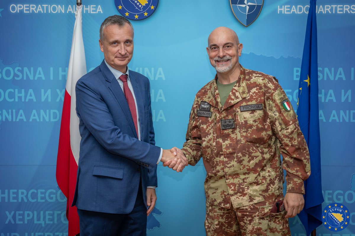 euforbih's tweet photo. COM EUFOR MG Fronda met with Mr Marcin Czapliński 🇵🇱 Head of Mission to BiH to reaffirm the strong partnership between EUFOR &amp; Poland. He thanked the Embassy for its support and praised the professionalism and dedication of 🇵🇱 soldiers serving in #OpALTHEA
https://t.co/AhhXPG66bL https://t.co/eDZLQVsvb1