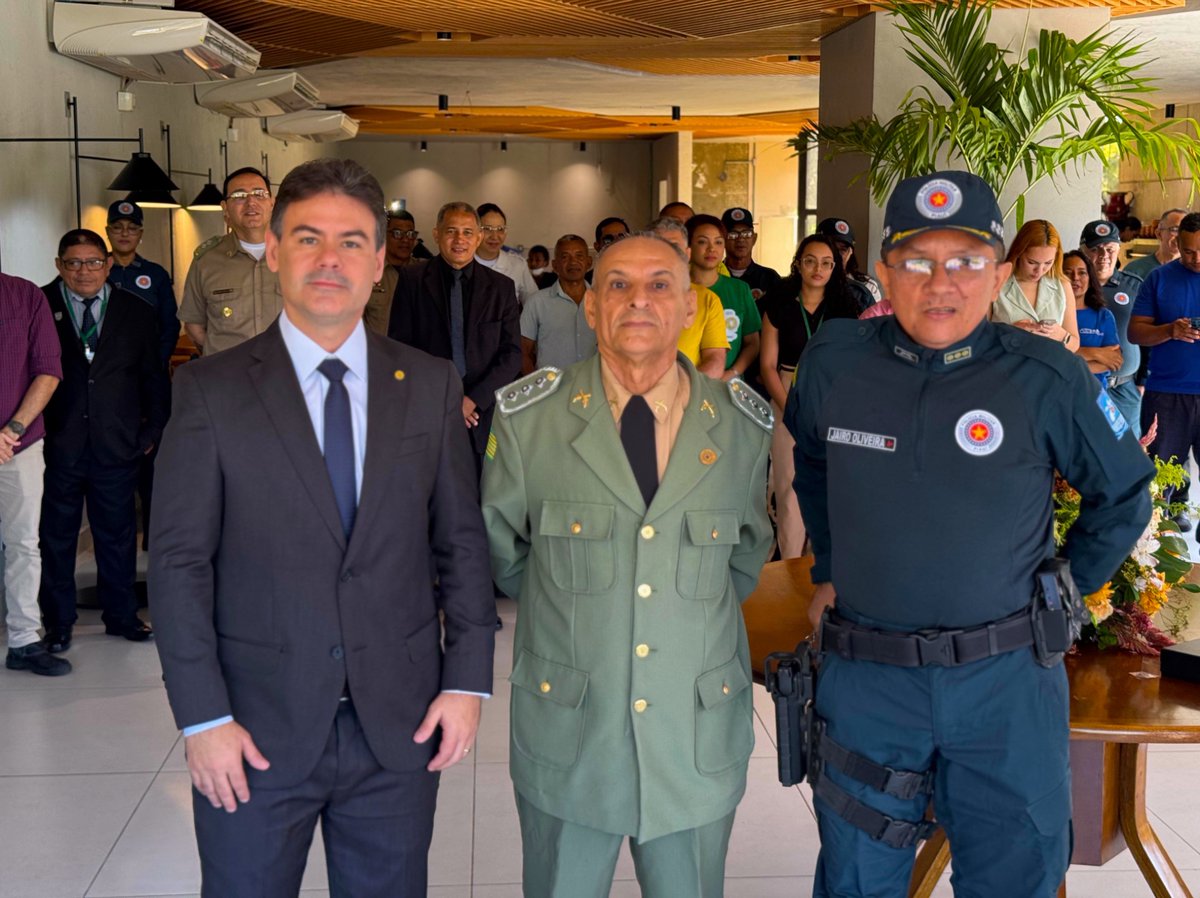 severoeulalio's tweet photo. Foi uma satisfação participar da homenagem ao Capitão Ramalho, que encerra um ciclo de 41 anos de serviços prestados à Polícia Militar, sendo 15 deles dedicados à Assembleia Legislativa do Piauí. https://t.co/ch2XcvzzJu