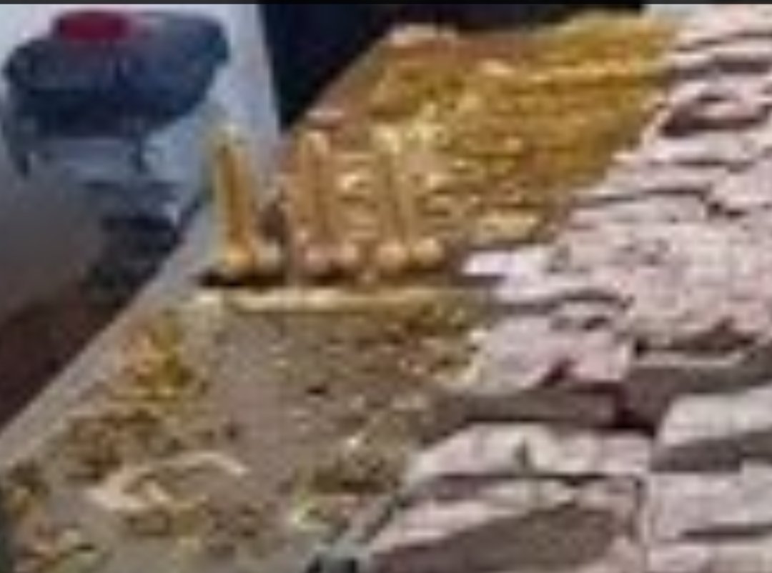 dirt215's tweet photo. این تخم جن عراقی با پولای ما داشاق طلا ساخته ! 
#کیر https://t.co/AiRaZH5W0D