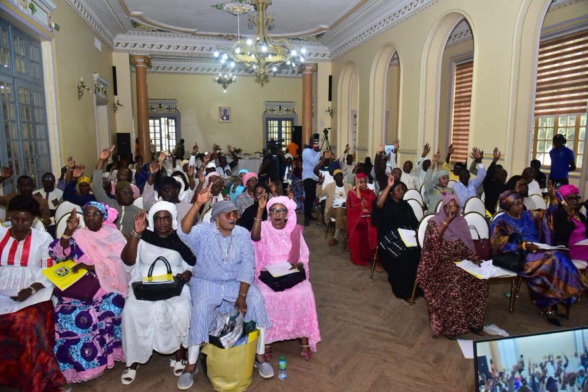 ViePubliqueSN's tweet photo. Après 1,05 milliard de FCFA dépensé en 2025, la Ville de Dakar prévoit une enveloppe de 1,7 milliard de FCFA pour les prises en charge médicales en 2026.

Le maire Abass Fall a demandé aux élus une réorganisation du système de prise en charge médicale, à travers l'organisation de journées de réflexion.

Source: Ville de Dakar