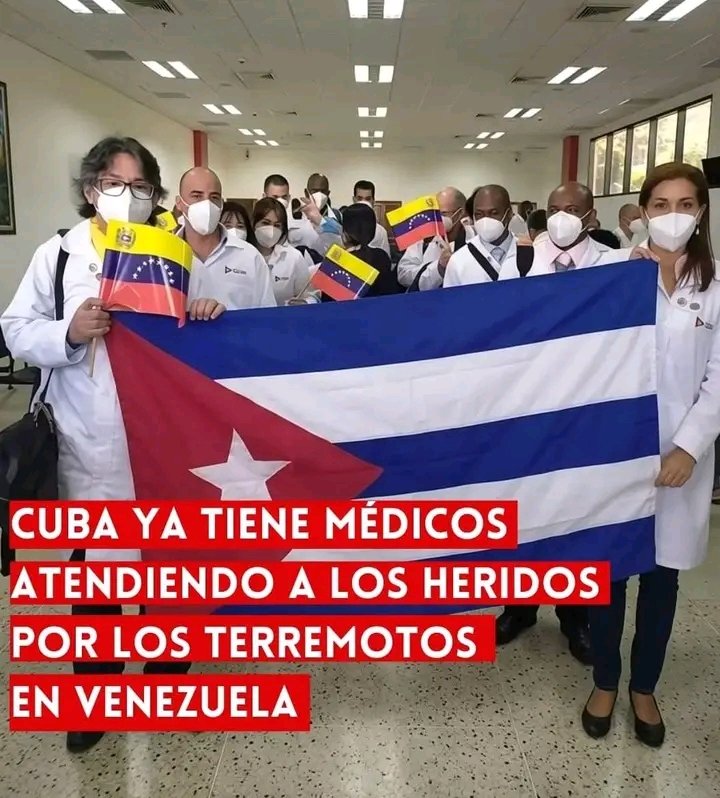 AlexanderO7663's tweet photo. Sin recursos, sin descanso, desafían el peligro para que alguien pueda volver a respirar. Porque mientras haya un latido, habrá una bata blanca bajo el polvo.#GuerrerosDelAlba https://t.co/CF5Dr5zciD