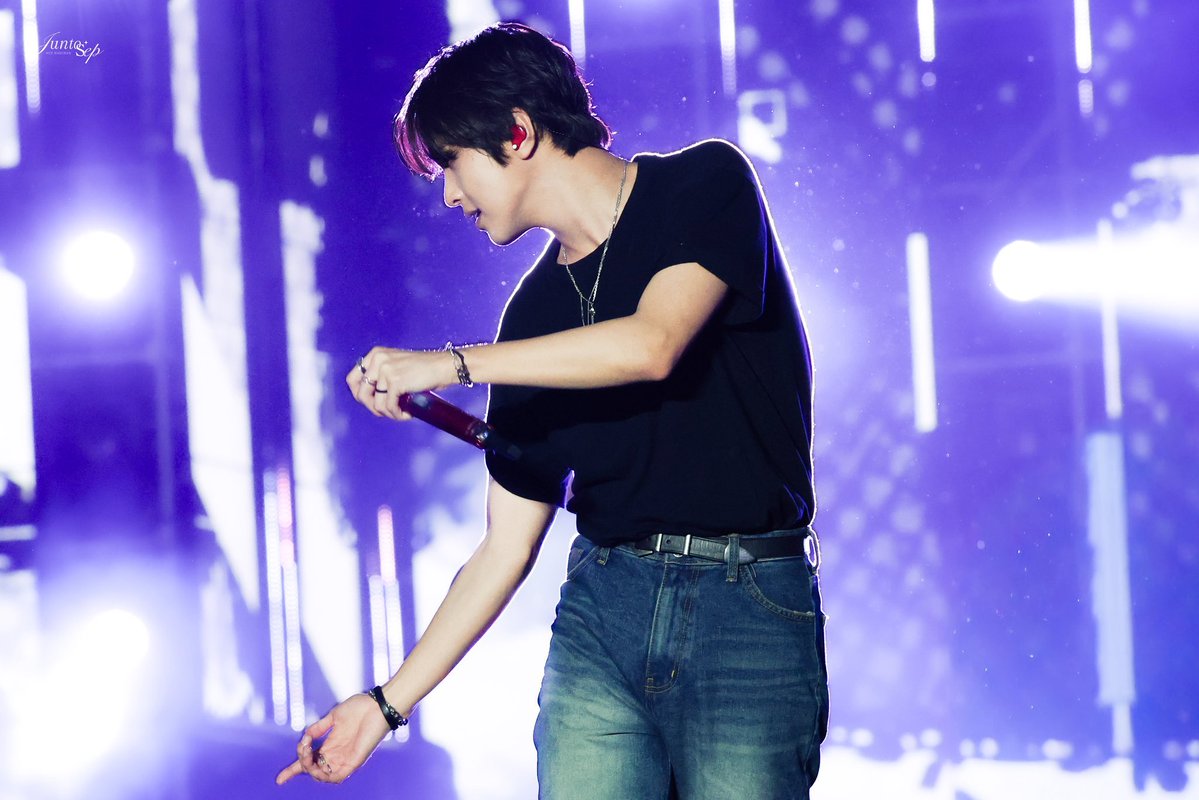 hyeokfs's tweet photo. so breathtakingly beautiful https://t.co/MicroYpNbt
