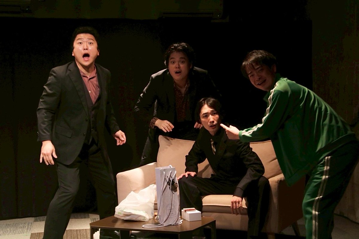 ebi_parade's tweet photo. 演劇集団Rubbish 番外公演vol.7
『もう完璧な違和感　銀/月』

全公演が終演いたしました
台風が来たバタバタした状況の中、皆様のご来場もちろん、応援の声など一つ一つに感謝しかございません

メンバーも増え、新体制となりました演劇集団Rubbishを、森田聡洋を今後ともよろしくお願いいたします https://t.co/qXPKmUoxuv