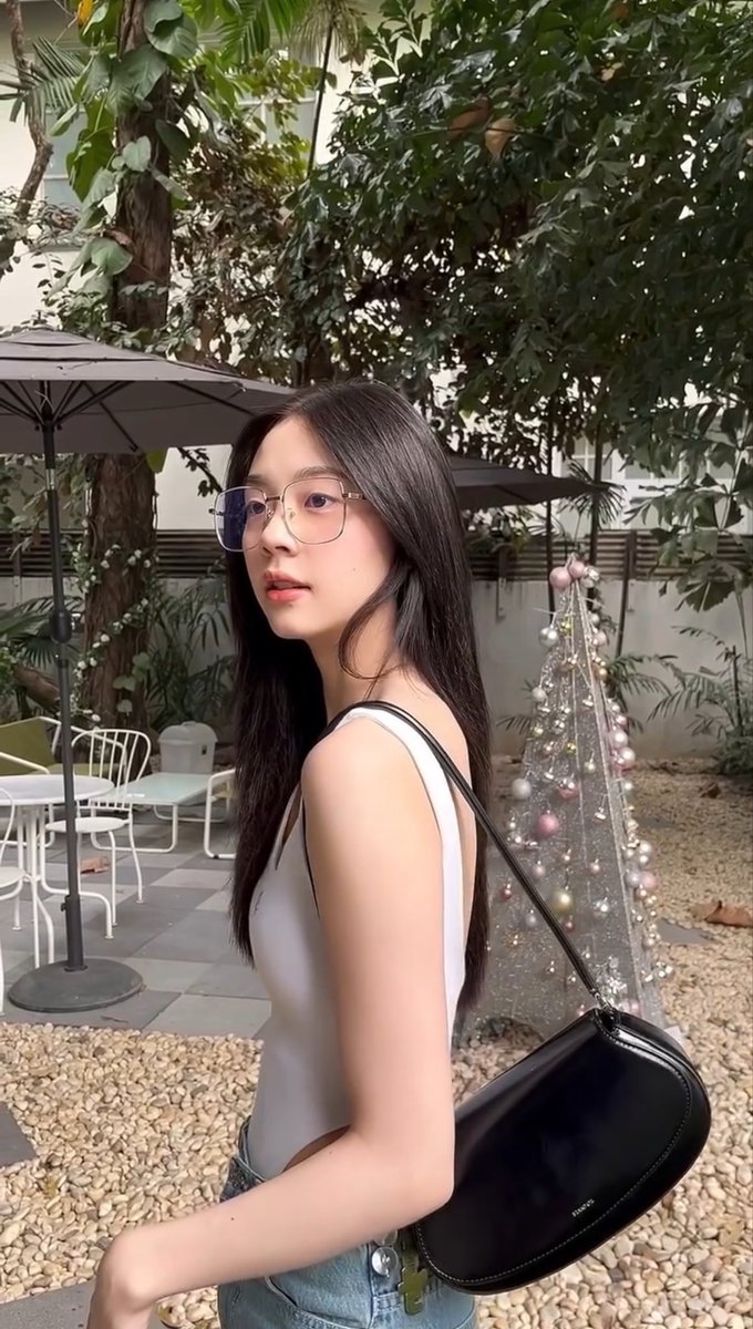 janeorbity's tweet photo. แว่นมานี่มา

#EarnEarnFatima https://t.co/knJdxJotXz