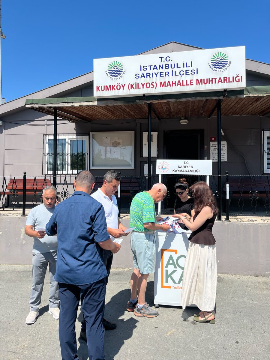 TC_Sariyer's tweet photo. Sarıyer Kaymakamlığı Açık Kapı Birimi tarafından vatandaşla birebir iletişimi güçlendirmek amacıyla kurulan stantlarda Açık Kapı uygulamasının tanıtımı yapılarak vatandaşlar bilgilendirildi. https://t.co/bGDmrugpFD
