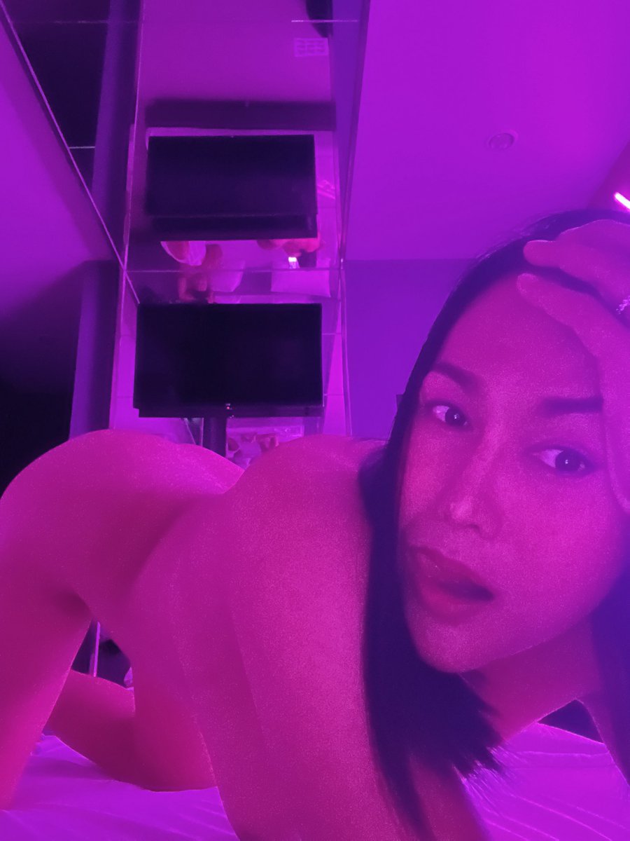 Jlo_JaneX's tweet photo. ควรเปลี่ยนหลอดไฟในห้องนะค่ะ ไม่ชอบสีท่านี้เลย🤣🤣🤣 ทักนัด รับงาน #รับงาน #หลังสวน ทักline : jane_jlo https://t.co/KwpHHUVp21