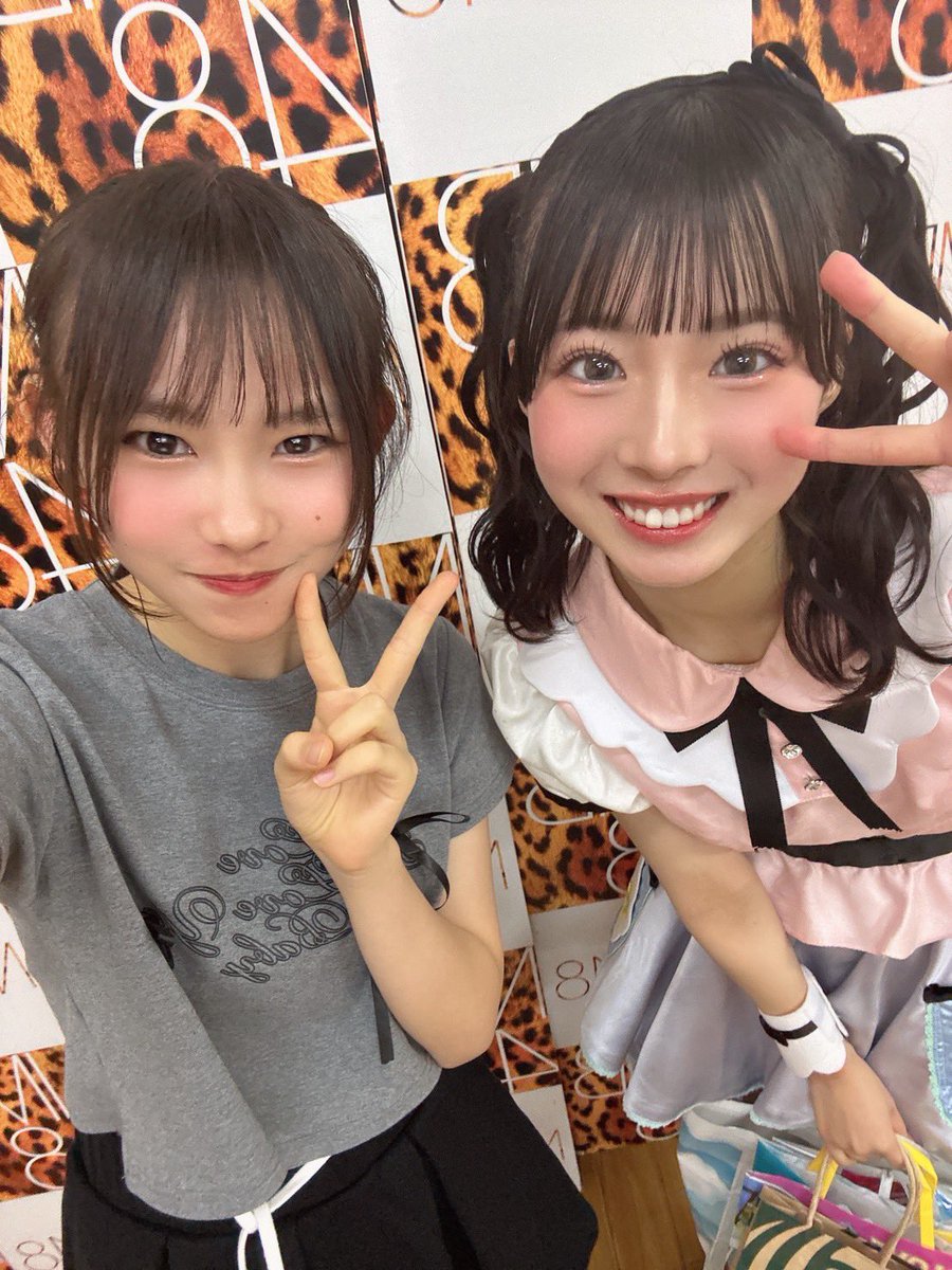 nmb48_kyoka's tweet photo. りささんご卒業おめでとうございます！！

さらば純情公演の時からずっとお話しして下さり、ありがとうございました🫶🏻

歌声・お顔・キャラクター全てが本当に！！大好きです🩷🩷 https://t.co/dOBm4eqZjo