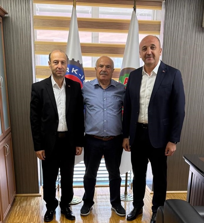 Cimseis's tweet photo. AĞAÇ-İŞ SENDİKASI HAYIRLI OLSUN ZİYARETİ

Genel Başkanımız Zekeriye Nazlım ve Genel Başkan Yardımcımız Hasan Emer 21. Olağan Genel Kurulunu gerçekleştiren Ağaç-İş Sendikasına bir ziyaret gerçekleştirerek Genel Başkan Mürsel Taşçı’ya Hayırlı Olsun dileklerini sundular. https://t.co/8Mbz9bcwJ0